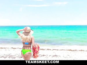 Big Ass Teenage Babe Fucking Poolside And Loving It